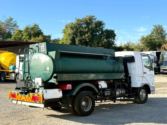 三菱ふそうファイタータンク車（タンクローリー）増トン（6t・8t）[写真04]