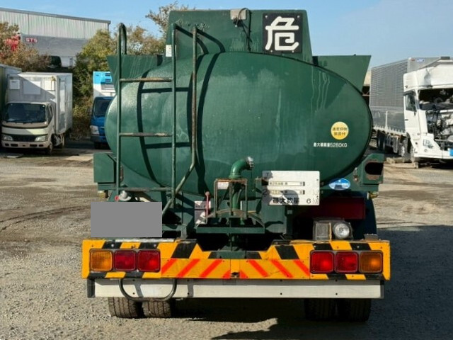 三菱ふそうファイタータンク車（タンクローリー）増トン（6t・8t）[写真05]