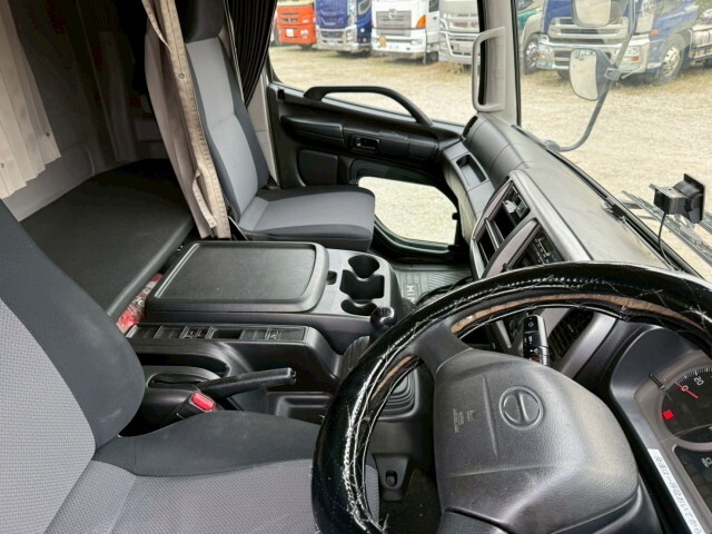 日野レンジャーアルミウイング中型（4t）[写真16]