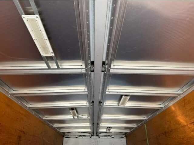 三菱ふそうファイターアルミウイング中型（4t）[写真10]