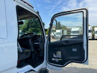 三菱ふそうファイターアルミウイング中型（4t）[写真20]