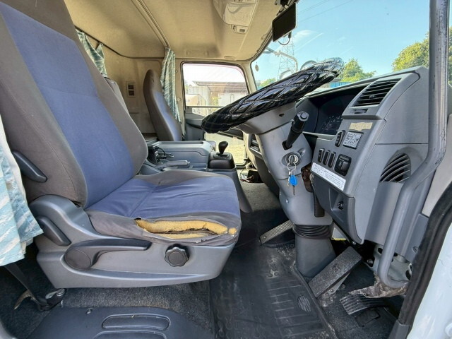 三菱ふそうファイターアルミウイング中型（4t）[写真20]