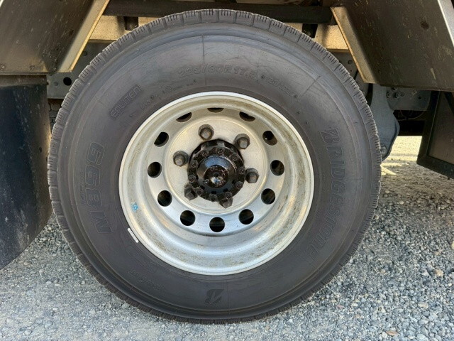 三菱ふそうファイターアルミウイング中型（4t）[写真37]