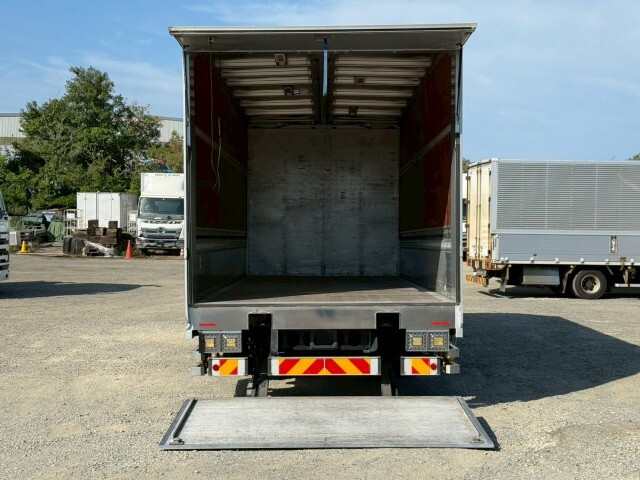 三菱ふそうファイターアルミウイング中型（4t）[写真06]