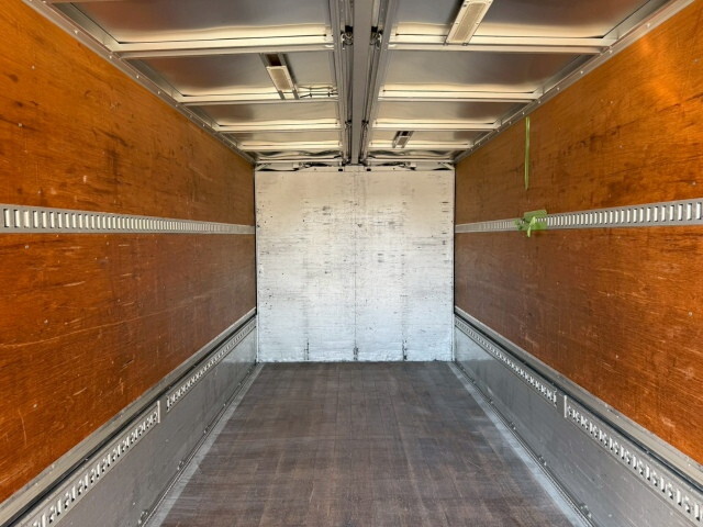 三菱ふそうファイターアルミウイング中型（4t）[写真09]