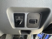 三菱ふそうキャンターダブルキャブ・ダンプ小型（2t・3t）[写真14]