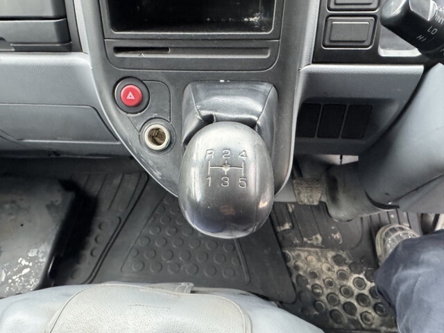 三菱ふそうキャンターダブルキャブ・ダンプ小型（2t・3t）[写真14]