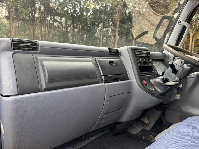 三菱ふそうキャンターダブルキャブ・ダンプ小型（2t・3t）[写真17]