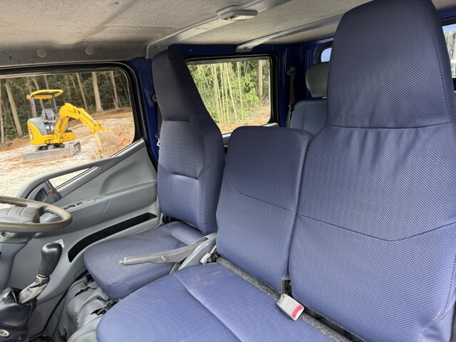 三菱ふそうキャンターダブルキャブ・ダンプ小型（2t・3t）[写真18]