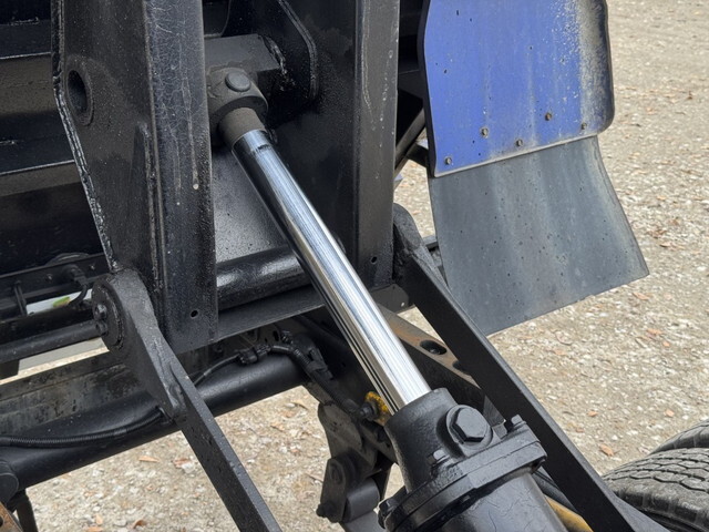 三菱ふそうキャンターダブルキャブ・ダンプ小型（2t・3t）[写真23]