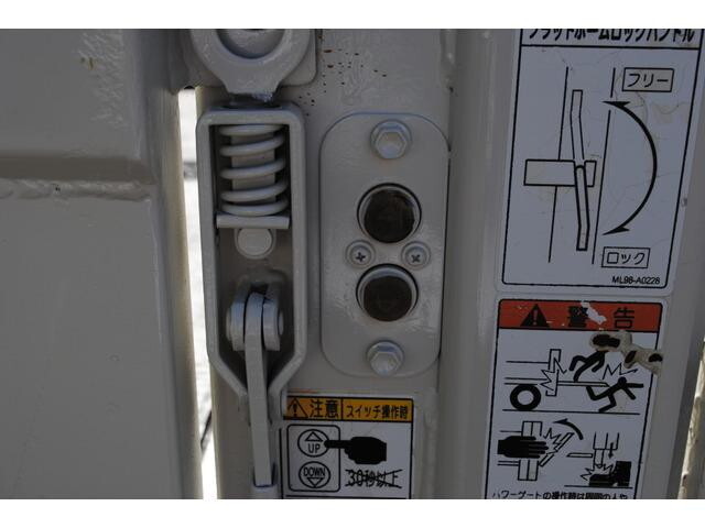 日野デュトロ平ボディ小型（2t・3t）[写真14]