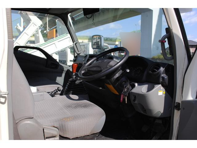 日野デュトロ平ボディ小型（2t・3t）[写真25]