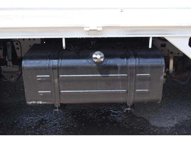 日野デュトロ平ボディ小型（2t・3t）[写真17]