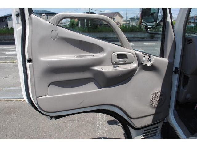 日野デュトロ平ボディ小型（2t・3t）[写真28]