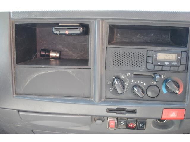 いすゞエルフクレーン3段小型（2t・3t）[写真33]