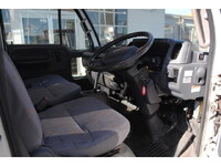 日産アトラス平ボディ小型（2t・3t）[写真27]