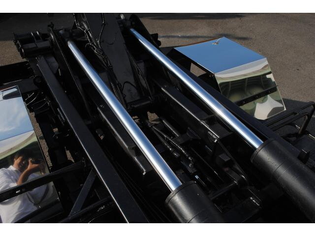 日野レンジャーコンテナ専用車増トン（6t・8t）[写真12]