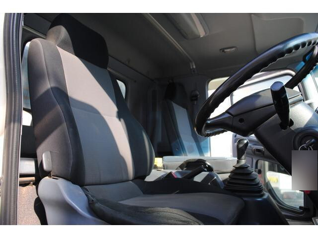 日野レンジャーコンテナ専用車増トン（6t・8t）[写真23]