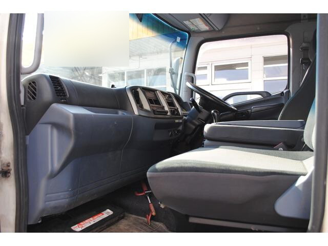 日野レンジャーコンテナ専用車増トン（6t・8t）[写真25]