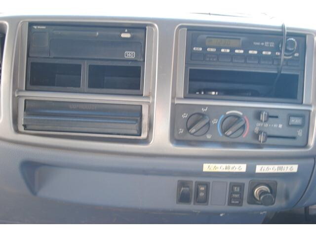 日野レンジャーコンテナ専用車増トン（6t・8t）[写真29]