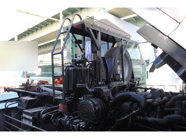 日野レンジャーコンテナ専用車増トン（6t・8t）[写真08]