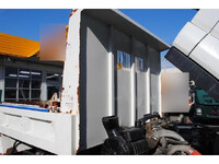 いすゞフォワードダンプ中型（4t）[写真12]