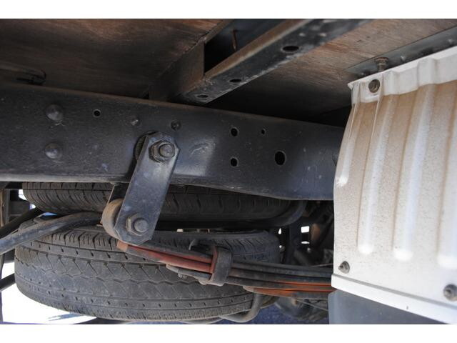 日産バネット平ボディ小型（2t・3t）[写真18]