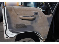 日産バネット平ボディ小型（2t・3t）[写真26]