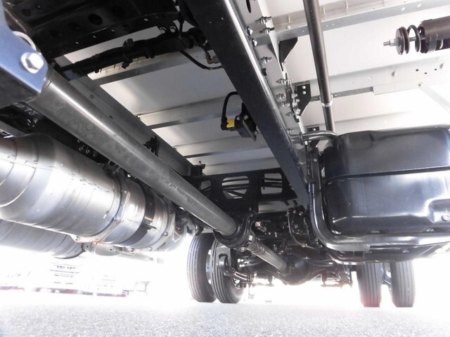 三菱ふそうファイターアルミウイング中型（4t）[写真12]