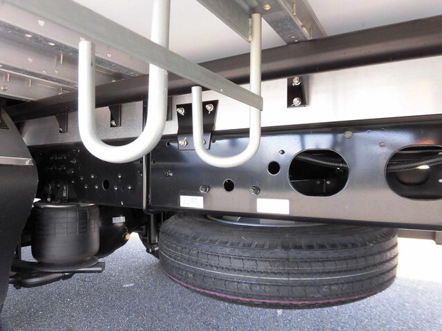 三菱ふそうファイターアルミウイング中型（4t）[写真14]