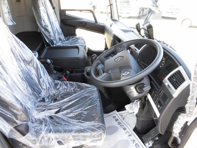 三菱ふそうファイターアルミウイング中型（4t）[写真16]