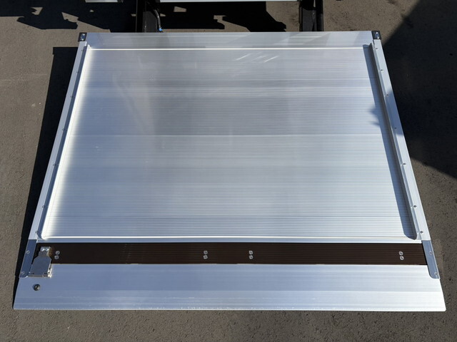 三菱ふそうキャンターアルミバン小型（2t・3t）[写真10]