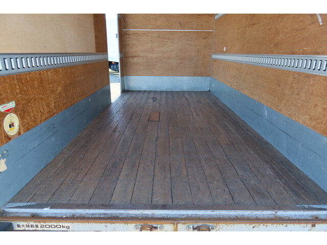 いすゞエルフアルミバン小型（2t・3t）[写真10]