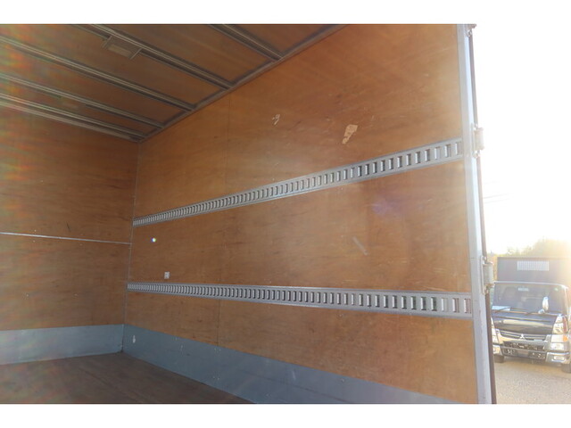 いすゞエルフアルミバン小型（2t・3t）[写真12]