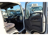 いすゞエルフアルミバン小型（2t・3t）[写真30]