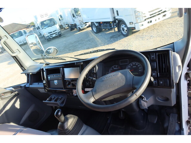 いすゞエルフアルミバン小型（2t・3t）[写真31]