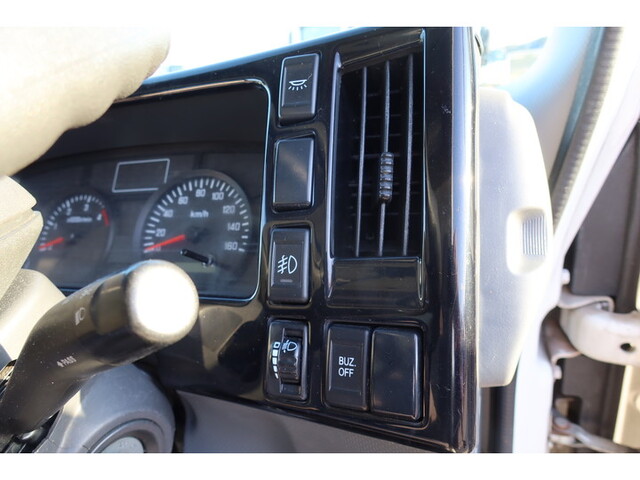 いすゞエルフアルミバン小型（2t・3t）[写真32]