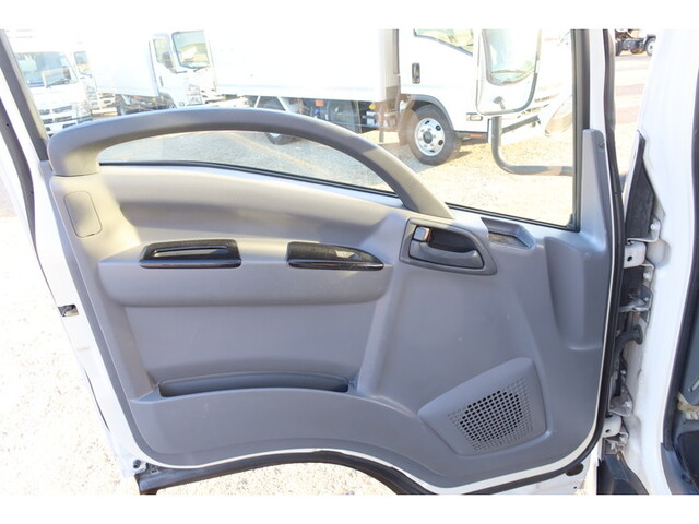 いすゞエルフアルミバン小型（2t・3t）[写真39]