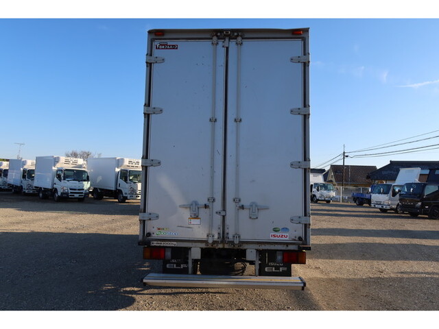 いすゞエルフアルミバン小型（2t・3t）[写真04]