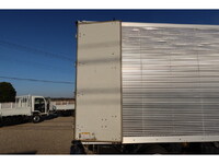 いすゞエルフアルミバン小型（2t・3t）[写真09]