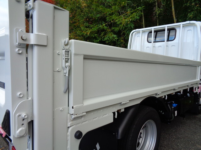 三菱ふそうキャンター平ボディ小型（2t・3t）[写真14]