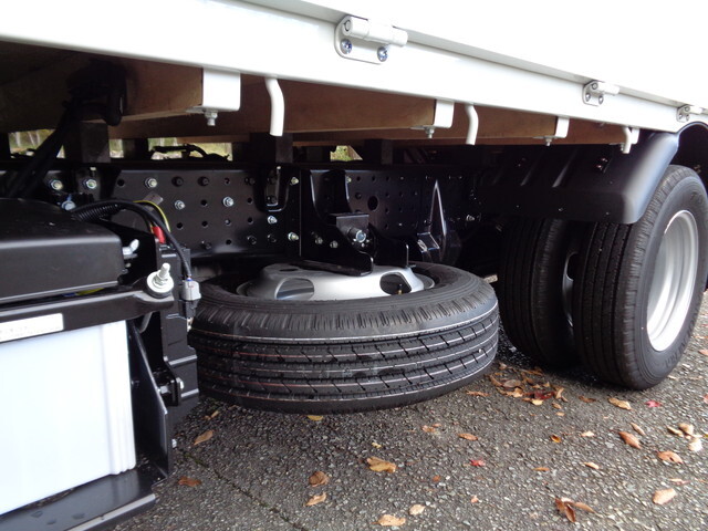 三菱ふそうキャンター平ボディ小型（2t・3t）[写真20]