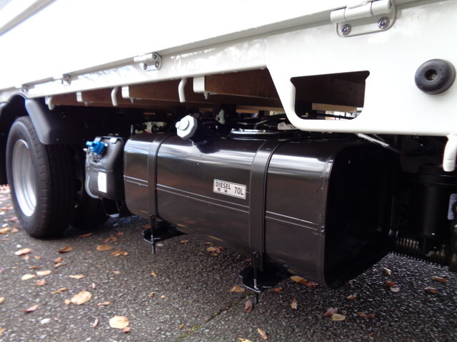 三菱ふそうキャンター平ボディ小型（2t・3t）[写真21]