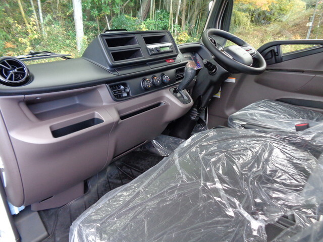 三菱ふそうキャンター平ボディ小型（2t・3t）[写真28]