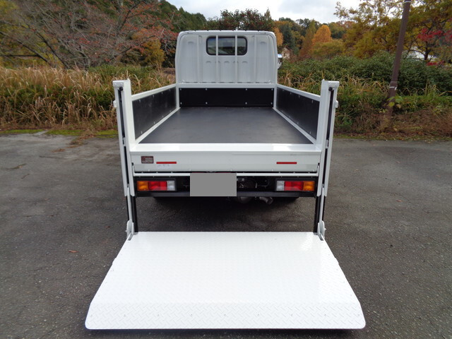 三菱ふそうキャンター平ボディ小型（2t・3t）[写真10]