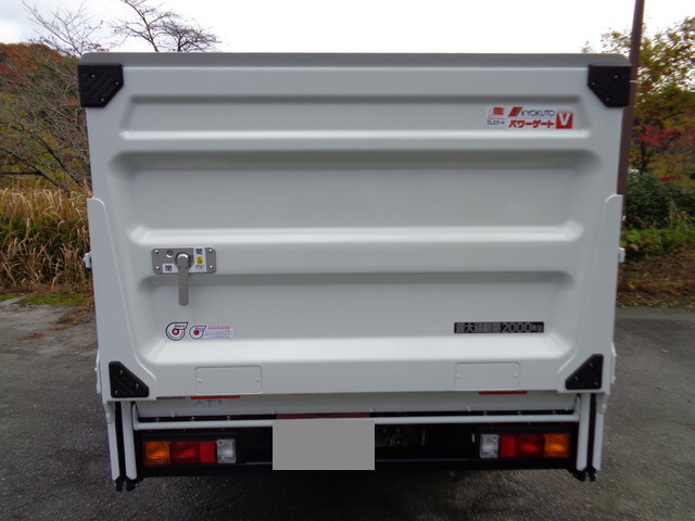 三菱ふそうキャンター平ボディ小型（2t・3t）[写真11]