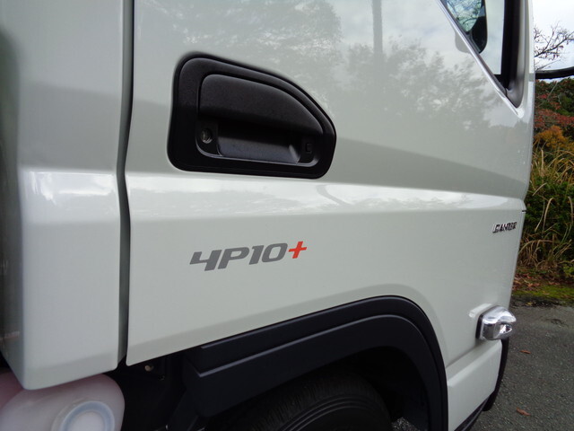 三菱ふそうキャンター平ボディ小型（2t・3t）[写真12]