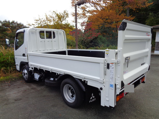 三菱ふそうキャンター平ボディ小型（2t・3t）[写真02]