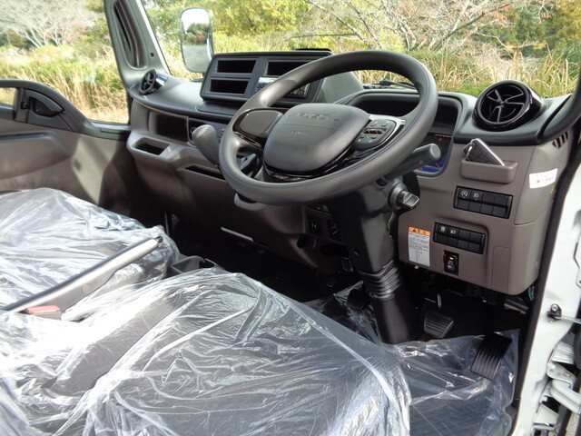 三菱ふそうキャンター平ボディ小型（2t・3t）[写真25]