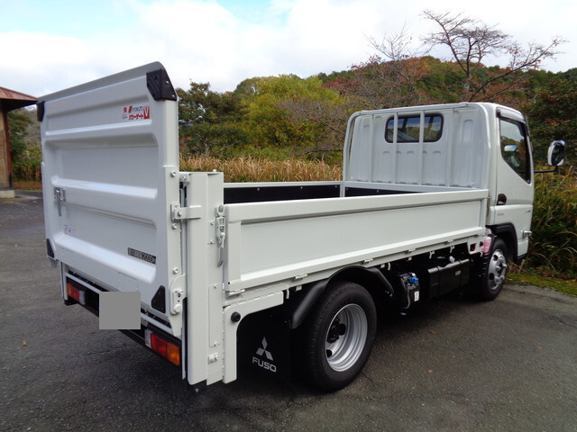 三菱ふそうキャンター平ボディ小型（2t・3t）[写真03]